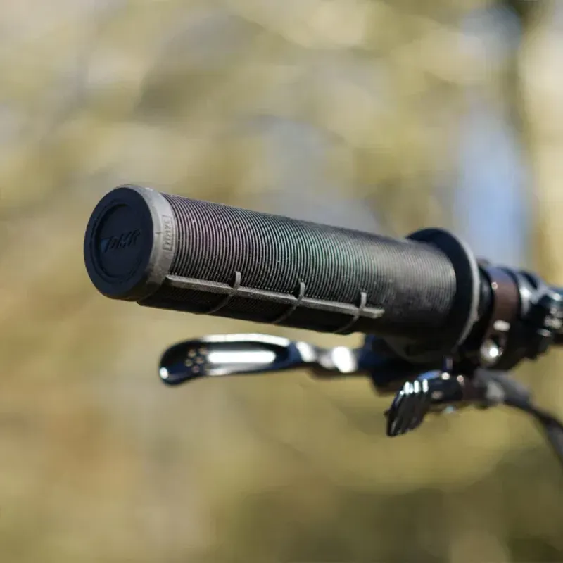 DMR Gridlock Lock-On Grips Red-7