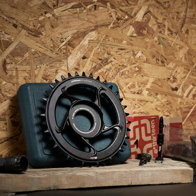 E13 Shimano E8000 Aluminium DM Chainring Black-1