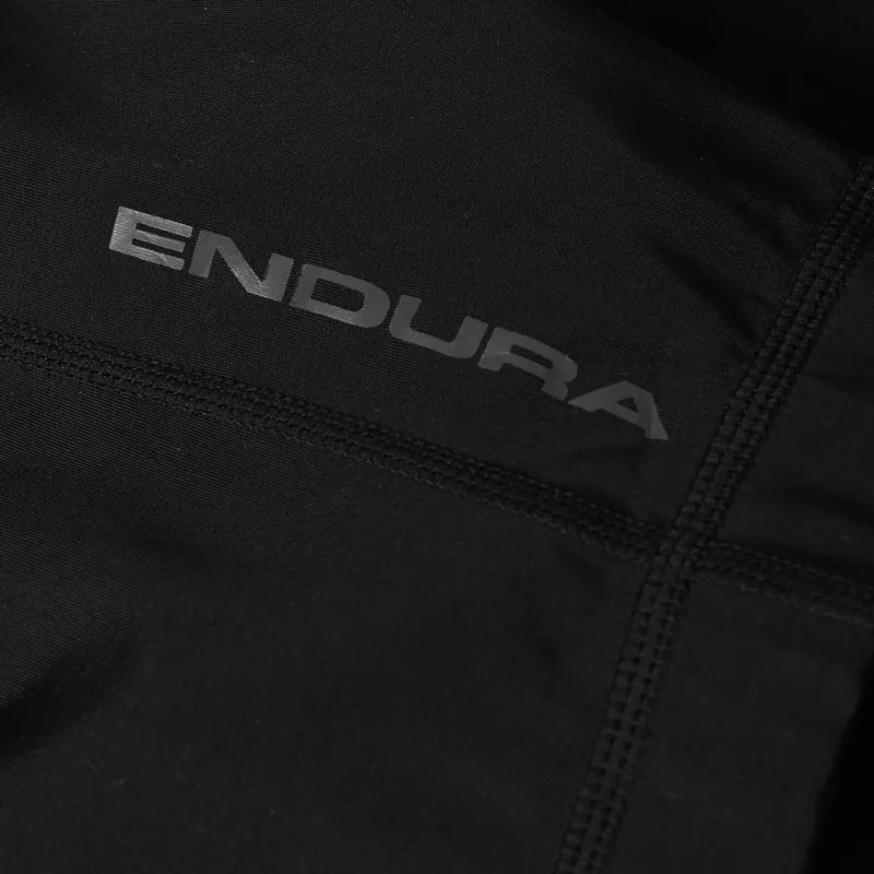 Endura 6 Panel Short Black-2