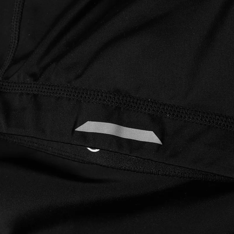 Endura 6 Panel Short Black-1
