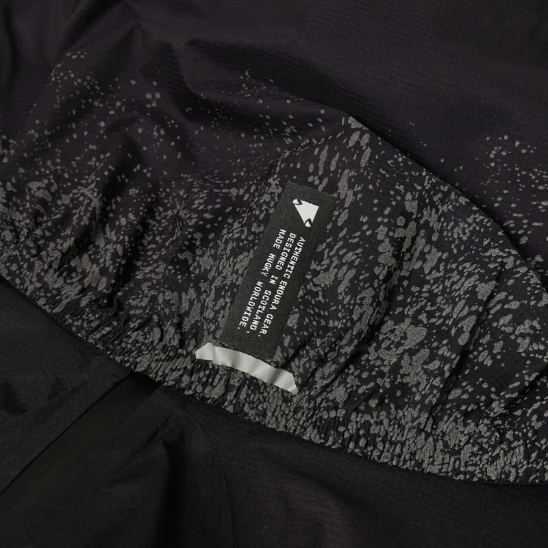 Endura AllTrack Race Cape Jacket Black Reflective Print-4