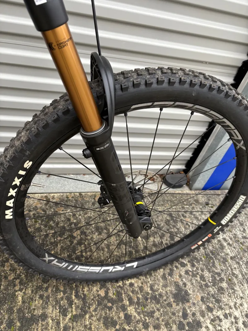 Ex Demo Mondraker Raze Carbon RR Small Mountain Bike 2023 Purple/Blue-2