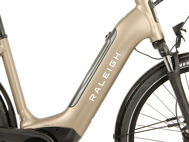 Raleigh Motus Tour Step Through Electric Bike 2023 Champagne-5