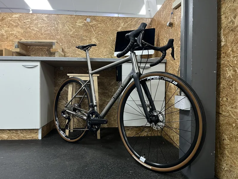 J Guillem Orient Di2 Custom Gravel Bike 2023 Raw-1