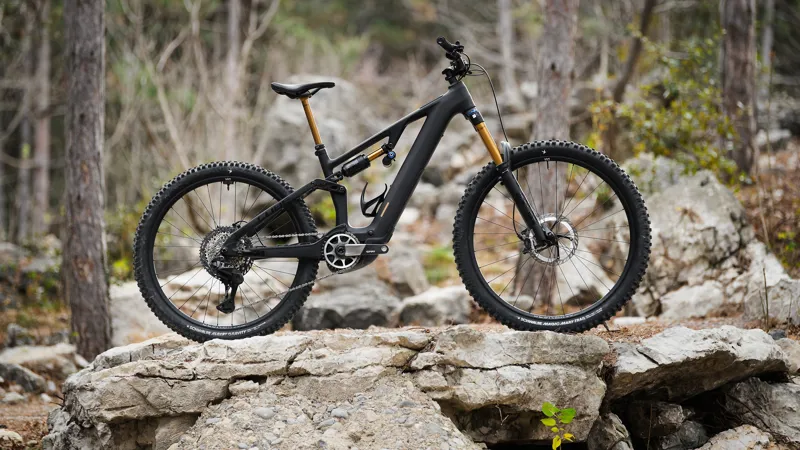 Cube Ams Hybrid One77 C62 AT 600X Electric Bike 2026 Carbon/Gold-1