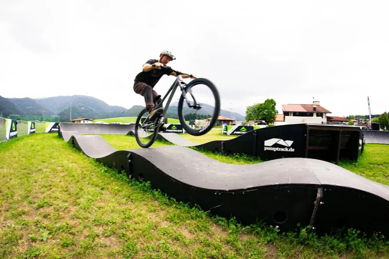 Merida Dirt 500 Dirt Jump Bike 2026 Metallic Black/Smoked Silver-2