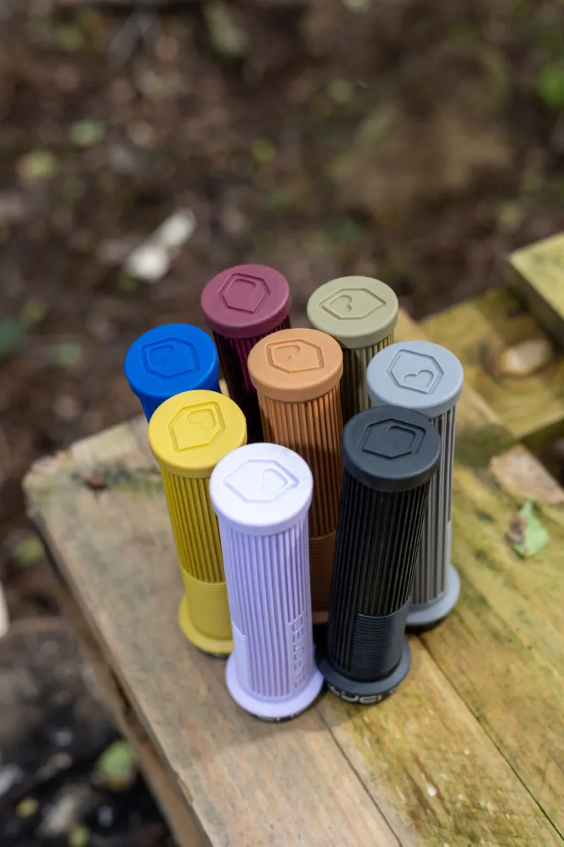 Burgtec Bartender Pro Josh Bryceland Signature Grips Burgtec Black-4