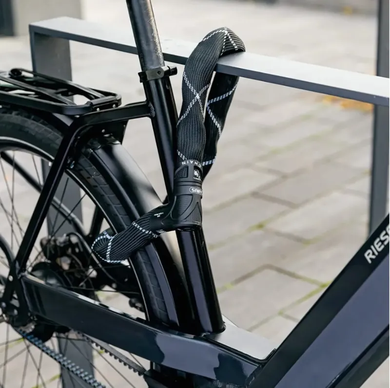 Abus IVEN Chain 8210 85cm Lock in Black-1