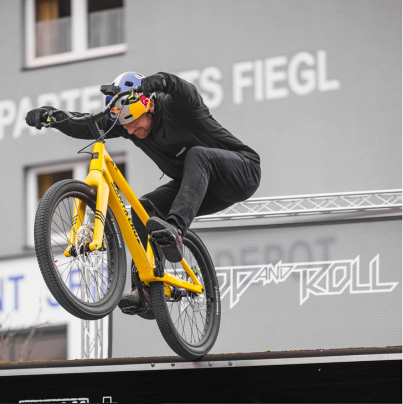 Cast Stunt Double 24x2.40 Folding Tyre Soft/Medium A57 Compound Black-5