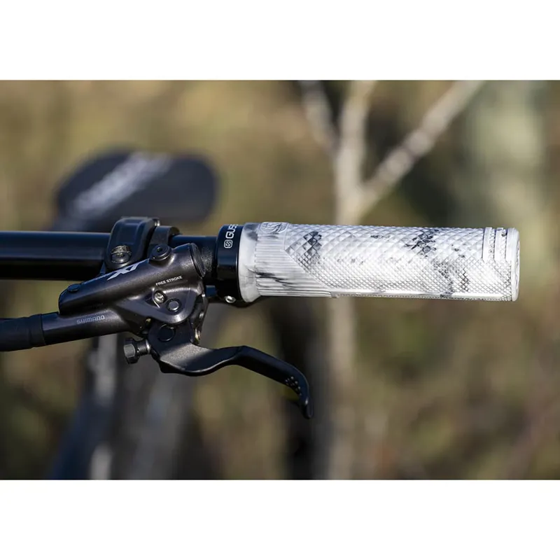 Gusset Matt Jones S2 Lock On Grips in Grey Marble-3