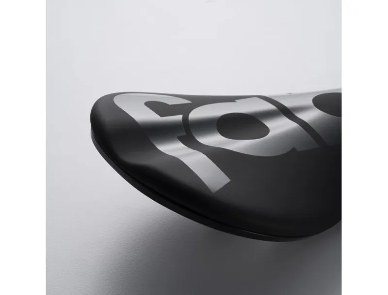 Fabric Scoop Elite Flat Saddle Cro-Mo Rail 142mmx282mm Black-1