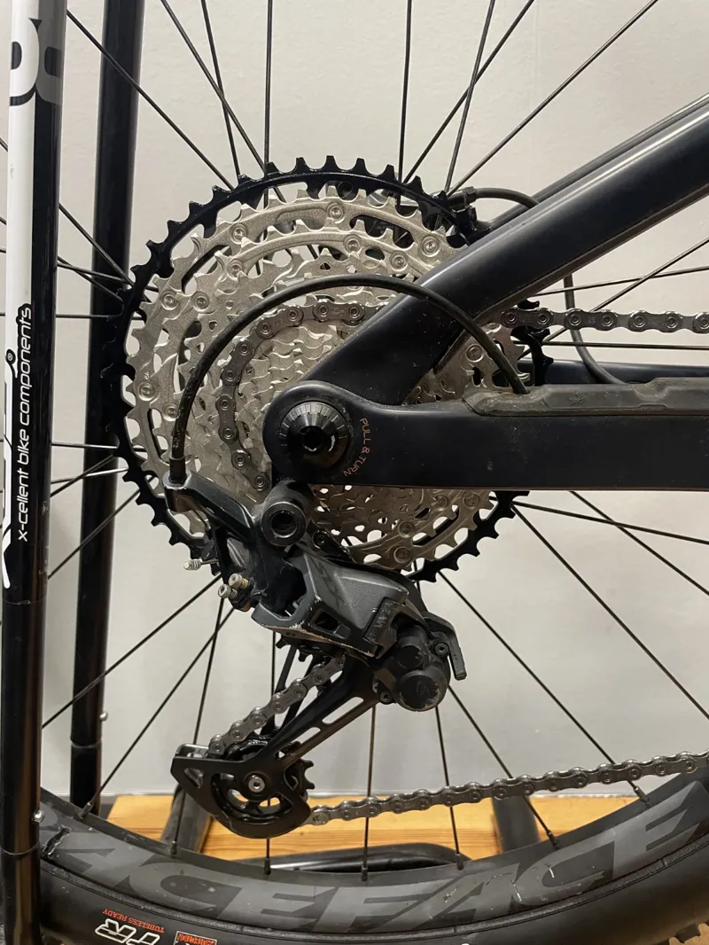 Second Hand Orbea Rise M20 29er Large Electric Mountain Bike 2022 Coal Blue/Red Gold-6