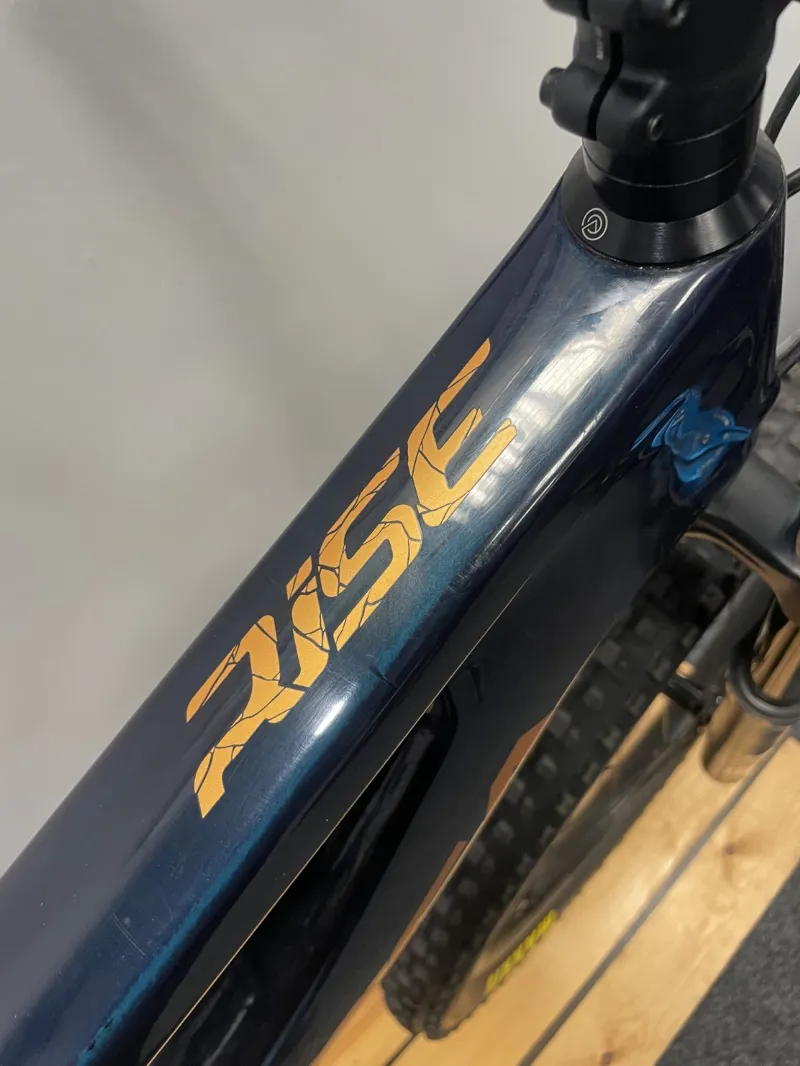 Second Hand Orbea Rise M20 29er Large Electric Mountain Bike 2022 Coal Blue/Red Gold-7