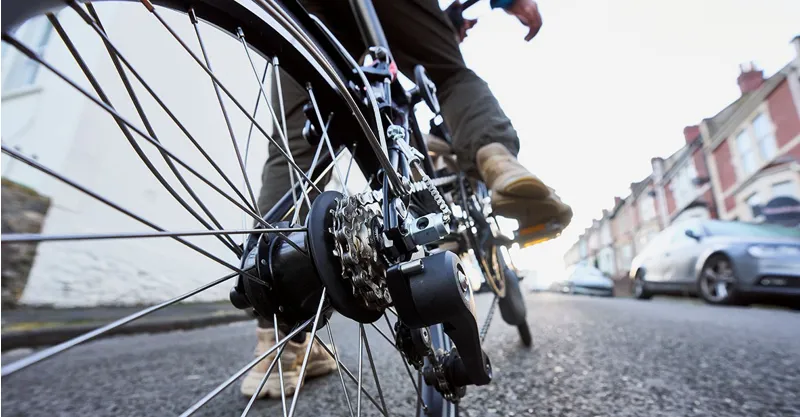 Brompton Electric C Line 12 Speed Mid Bar Folding Bike 2025 Dune Sand-10