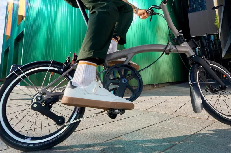 Brompton T Line Explore Mid 12 Speed Folding Bike 2025 Titanium/Carbon-3