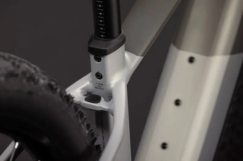 Cube Reaction Hybrid One 720 Electric Bike 2027 Pearl Silver/Chrome-8