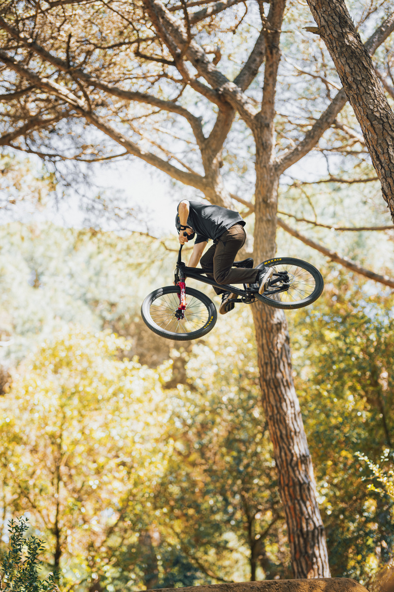 Mondraker Kaoz Dirt Jump Bike 2027 Super Black-2