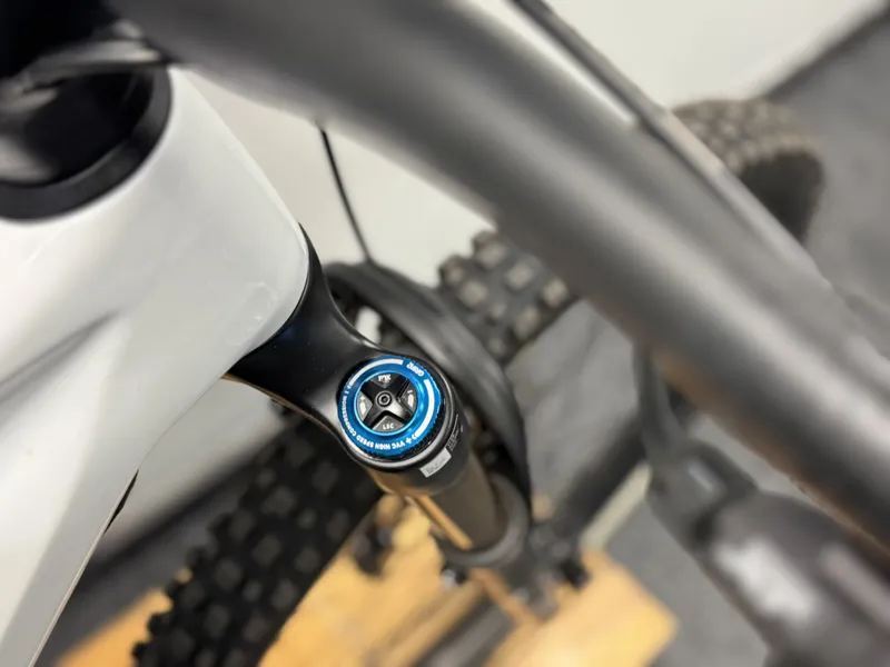 Ex Demo Orbea Wild M-Team Small Electric Mountain Bike 2024 Custom-2