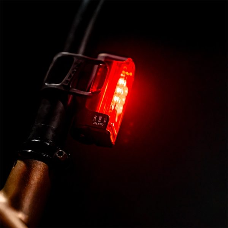 Lezyne Strip Pro Ai Alert 400+ Rear Light-6