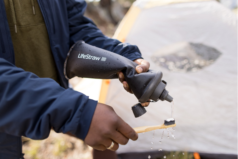 LifeStraw Peak Series Squeeze Bottle 1L Mountain Blue-4