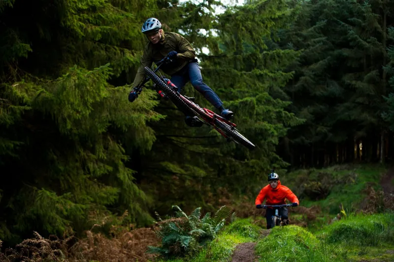 Madison Roam 2.5L Waterproof Jacket Chilli Red-9