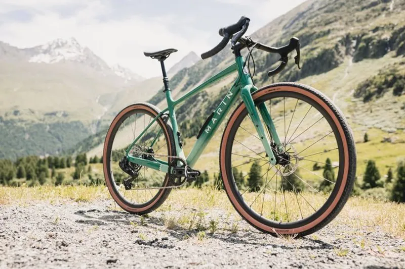 Marin Headlands 3 Gravel Bike 2027 Green Fade-1