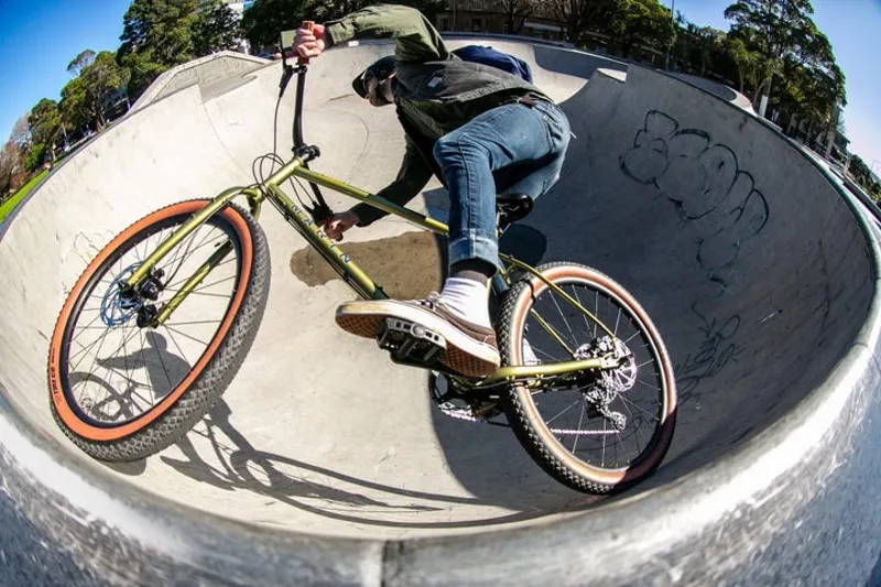 Marin Muirwoods Hybrid Bike 2026 Gold-1