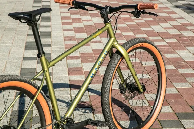 Marin Muirwoods Hybrid Bike 2026 Gold-3