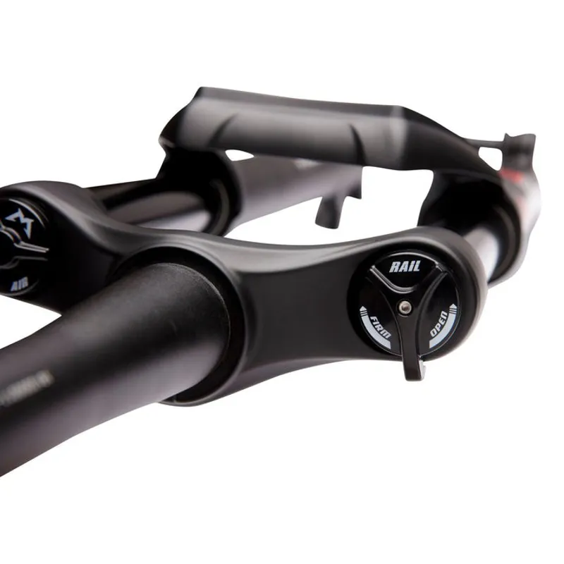 Marzocchi Bomber Z2 RAIL Sweep Adj 140mm 44mm offset 29in Fork 2022 Black-2