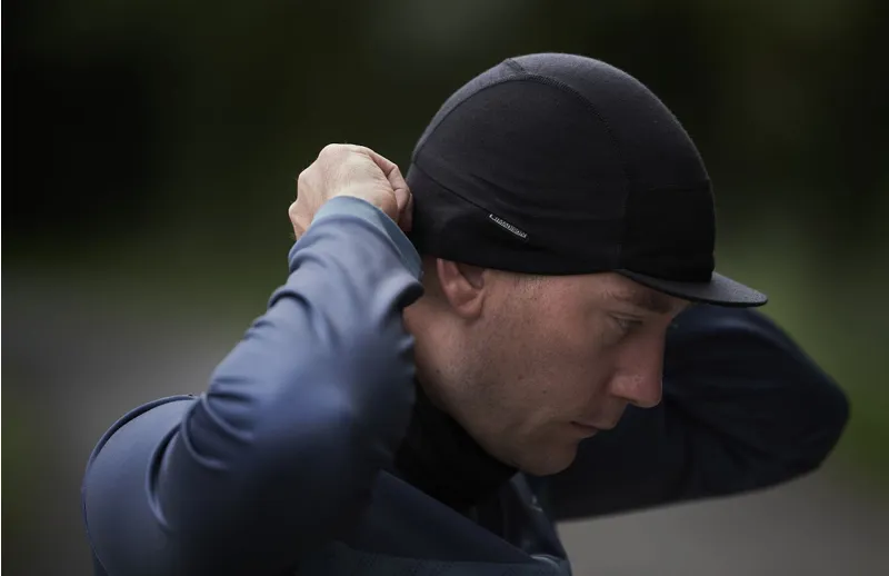 Madison Isoler Merino Winter Cap Navy Blue-2