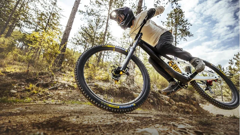 Michelin DH16 Racing Line Folding Tyre Magi-X 61-584 TLR Dark-4