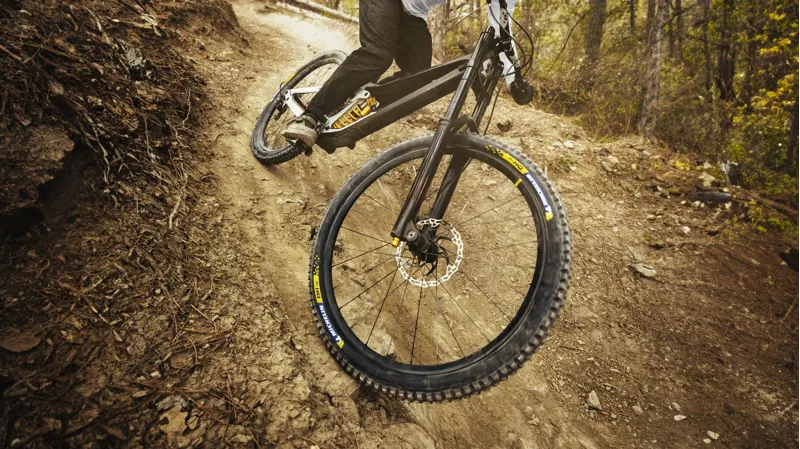 Michelin DH16 Racing Line Folding Tyre Magi-X 61-584 TLR Dark-3