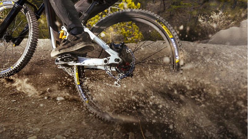 Michelin DH22 Racing Line 27.5x2.40 Folding Tyre Magi-X 61-584 TLR Dark-5