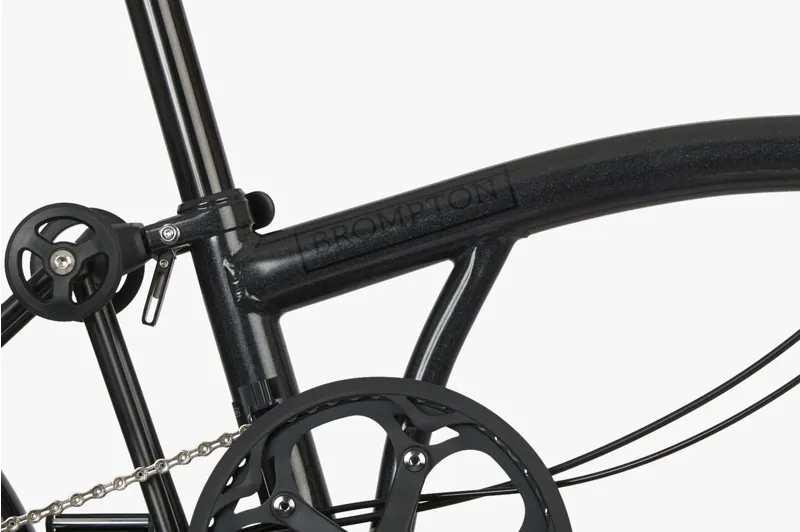 Brompton P-Line Urban With Rack Mid Bar Folding Bike 2023 Midnight Black-6