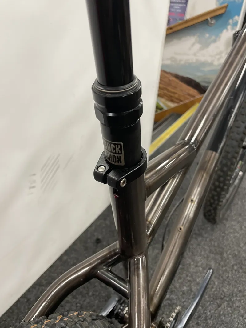 2ndHand On One Hello Dave XL Mountain Bike 2021 Dark Raw Gloss-5