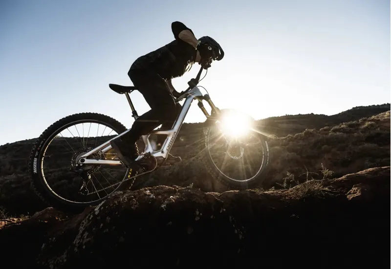 Orbea Rise SL M20 630Wh Electric Bike 2026 Desert Rose/Carbon Raw-1