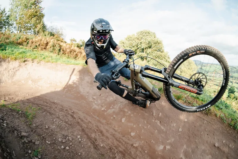 Whyte E-180 S Electric Bike 2024 Matt Olive/Matt Black-3