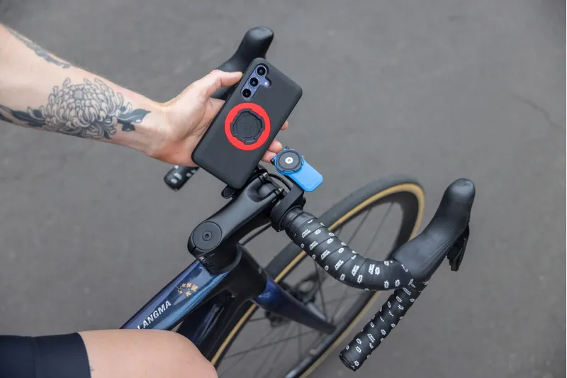 Quad Lock Out Front Mount V2 Black/Blue-2