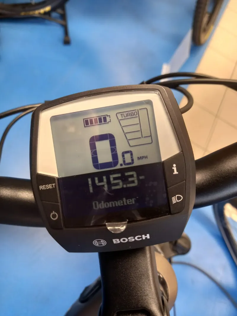 2nd Hand Raleigh Motus Tour Lowstep 46cm Electric Bike 2022 Bronze-2