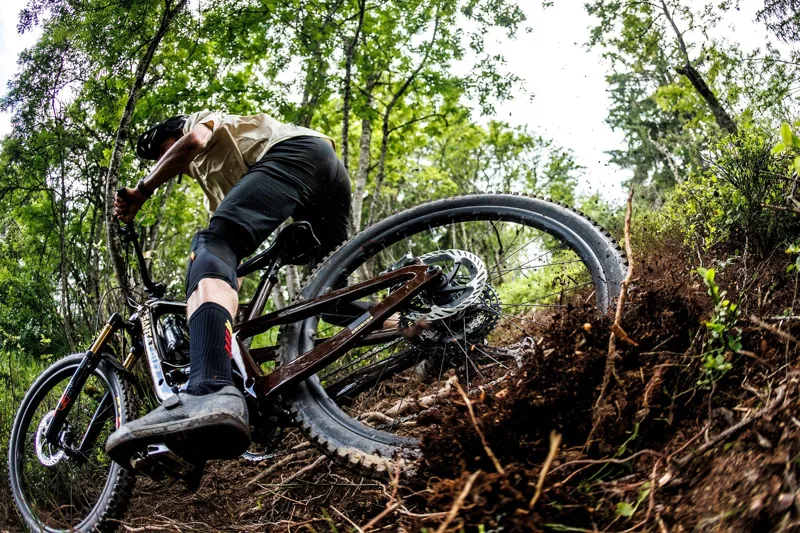 Santa Cruz Bronson C MX 70 Mountain Bike 2026 Matte Poblano Green-3