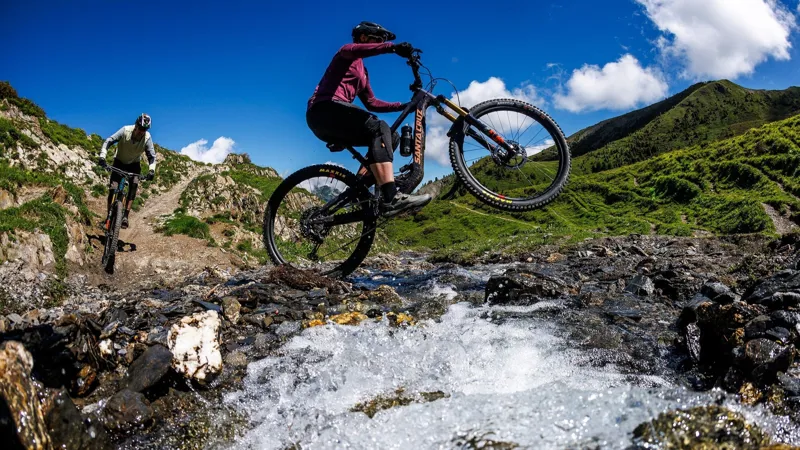 Santa Cruz Hightower C 90 Mountain Bike 2026 Matte Black-1