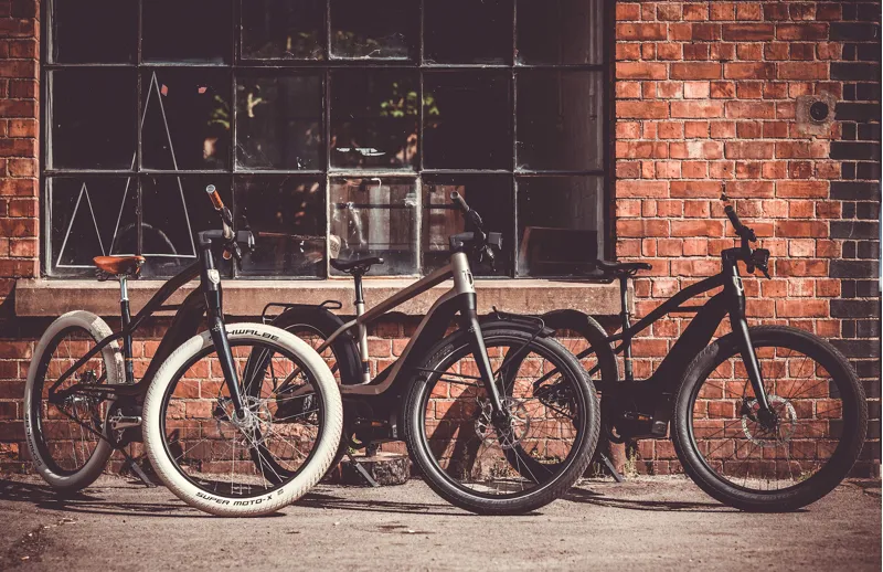 Serial 1 Rush City Electric Bike Black/Silver/Orange-10