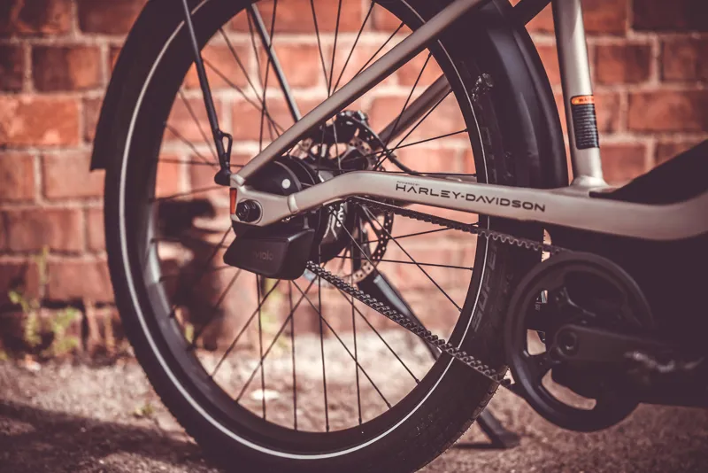 Serial 1 Rush City Electric Bike Black/Black-5