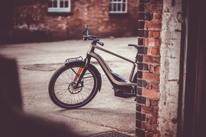 Serial 1 Rush City Electric Bike Black/Silver/Orange-3