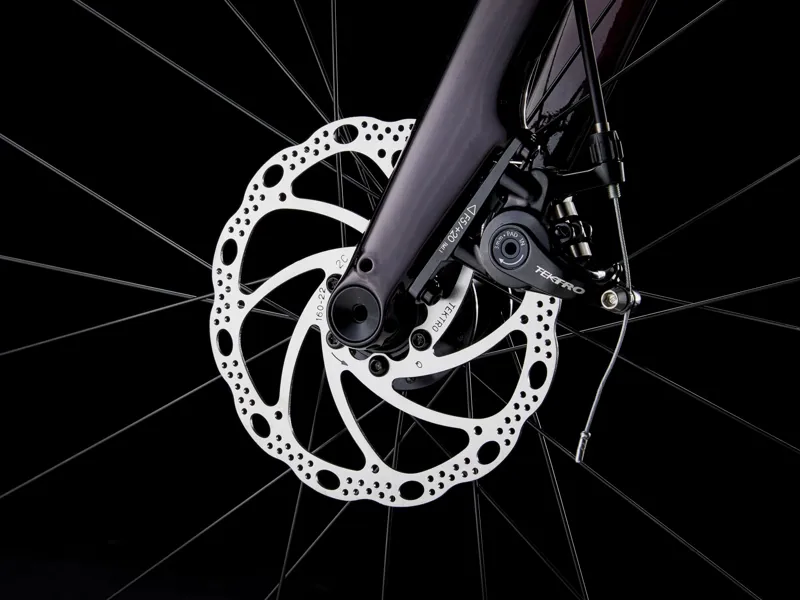 Trek Domane AL 2 Road Bike 2026 Crimson/Dark Carmine Fade-4