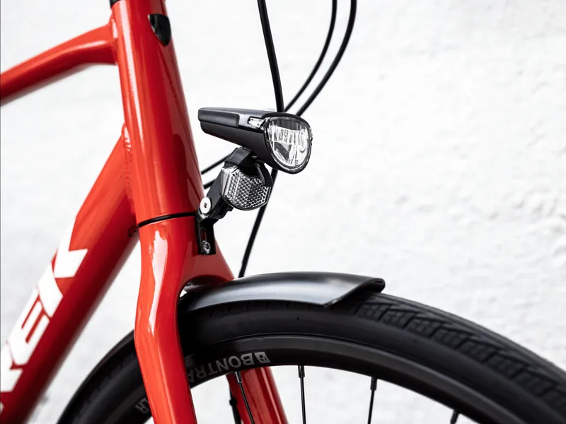 Trek FX 3 Disc Equipped Hybrid Bike 2022 Viper Red/Cobra Blood Fade-6