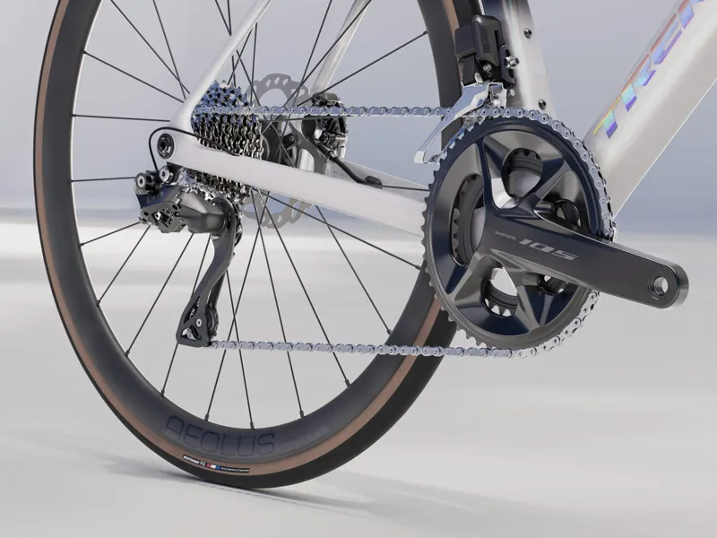 Trek Madone SL 6 Road Bike 2025 White Prismatic-5