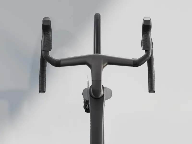 Trek Madone SLR 7 AXS Road Bike 2025 Matte/Gloss Carbon Smoke-2