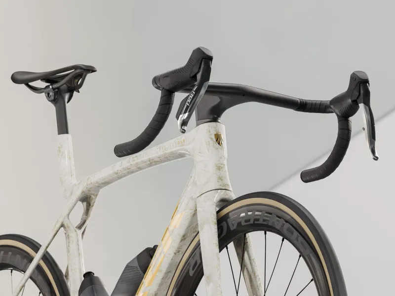 Trek Madone SLR 9 AXS Road Bike 2026 Era White-4