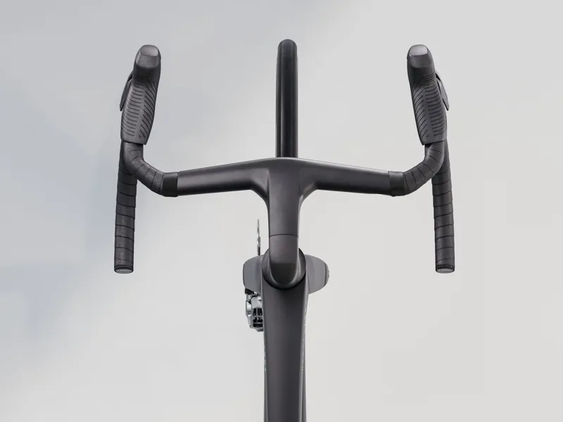 Trek Madone SLR 9 AXS Road Bike 2026 Matte/Gloss Carbon Smoke-2